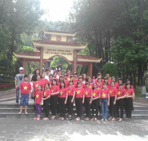 Trường MN Ngọc Thụy tham quan, học tập truyền thống tại các tỉnh miền Trung